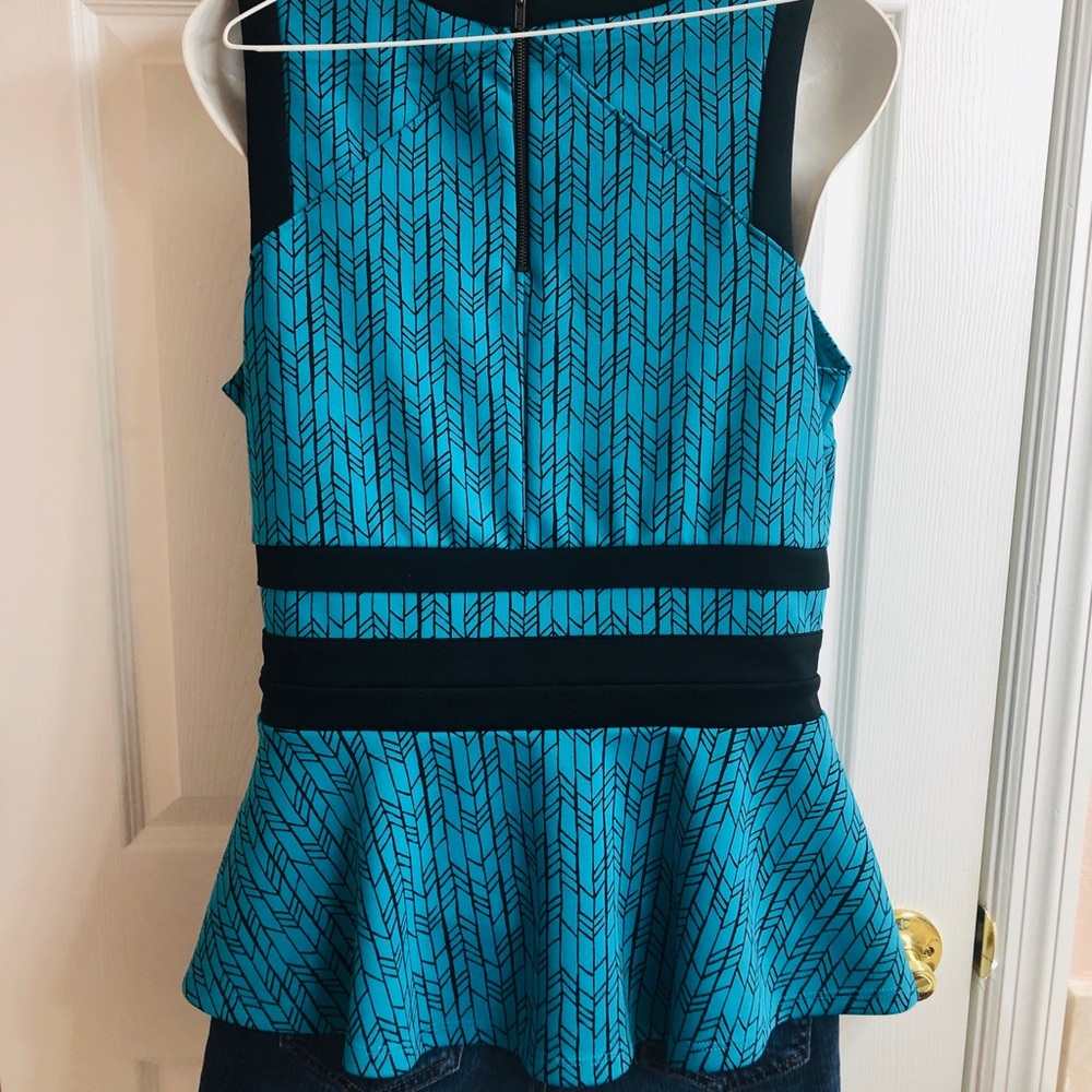 NEW Turquoise Zipper Back Ruffle Bottom Top - Picture 6 of 16